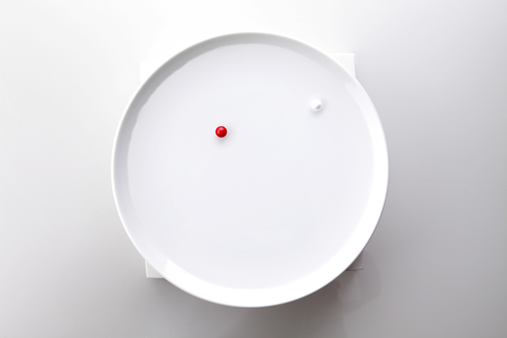 Water table clock                           Tasarımcı : Kouichi Okamoto ve seramik çalışması Daniel Jo